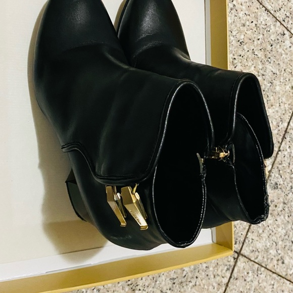 Calvin Klein Fimora Leather Booties 8M - Picture 6 of 7